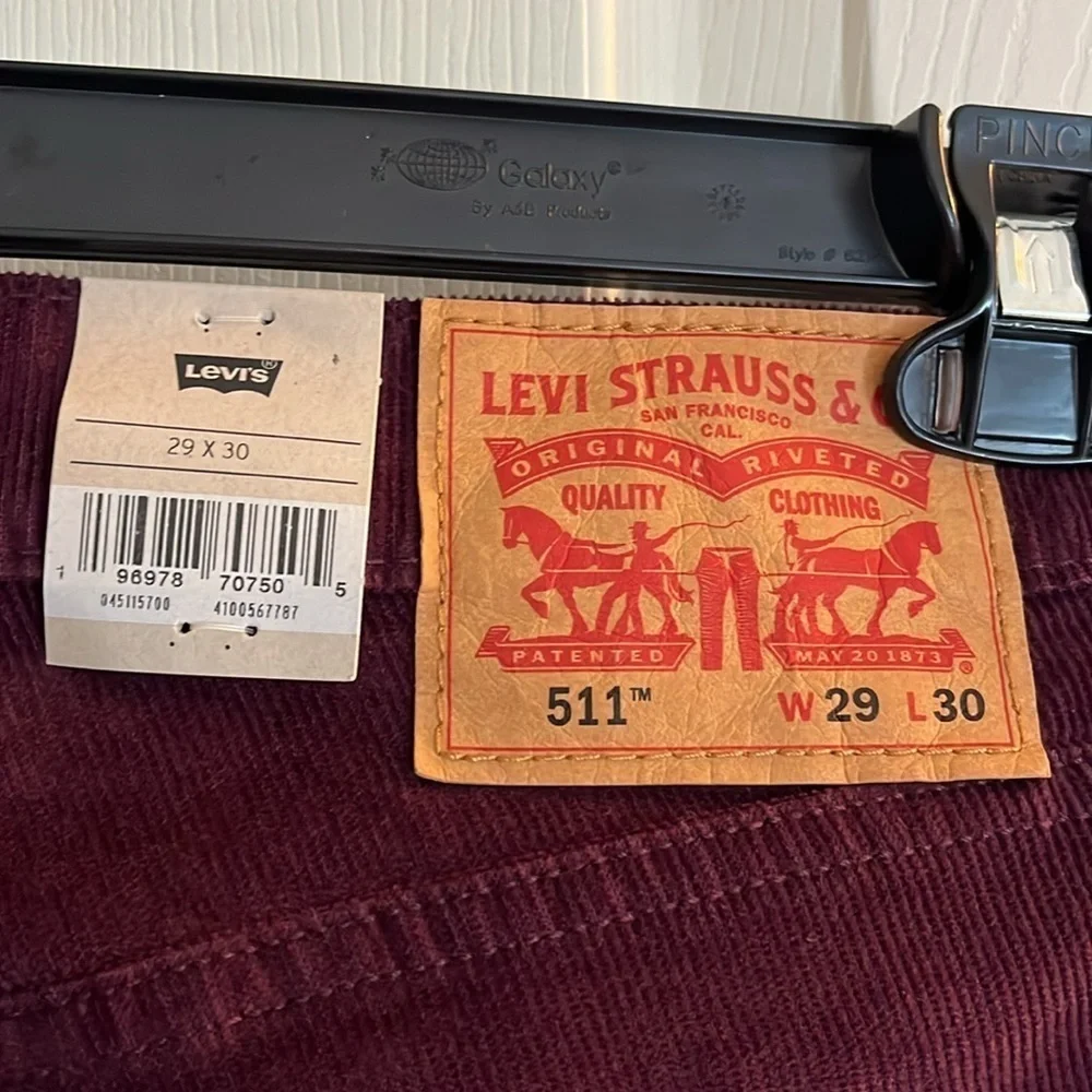NWT-Levi’s-29-30-burgundy-511 slim-stretch, slim throughout, corduroy pants.